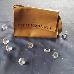 Mondani New York tan shoulder purse